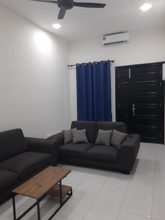 Rumah Armand Melaka 4Br Fully Aircond Exteriör bild