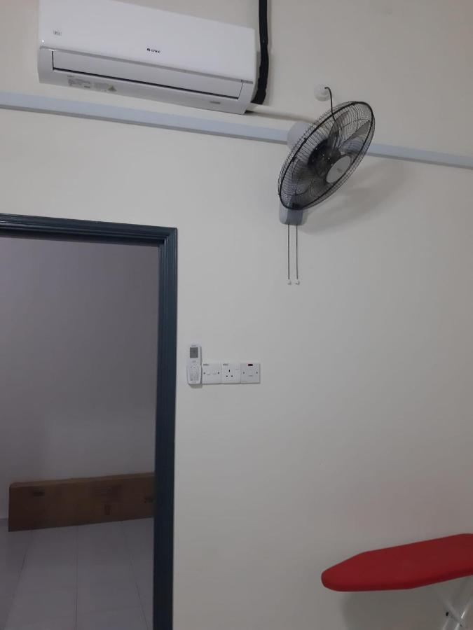 Rumah Armand Melaka 4Br Fully Aircond Exteriör bild
