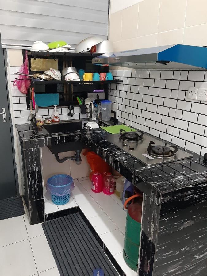 Rumah Armand Melaka 4Br Fully Aircond Exteriör bild
